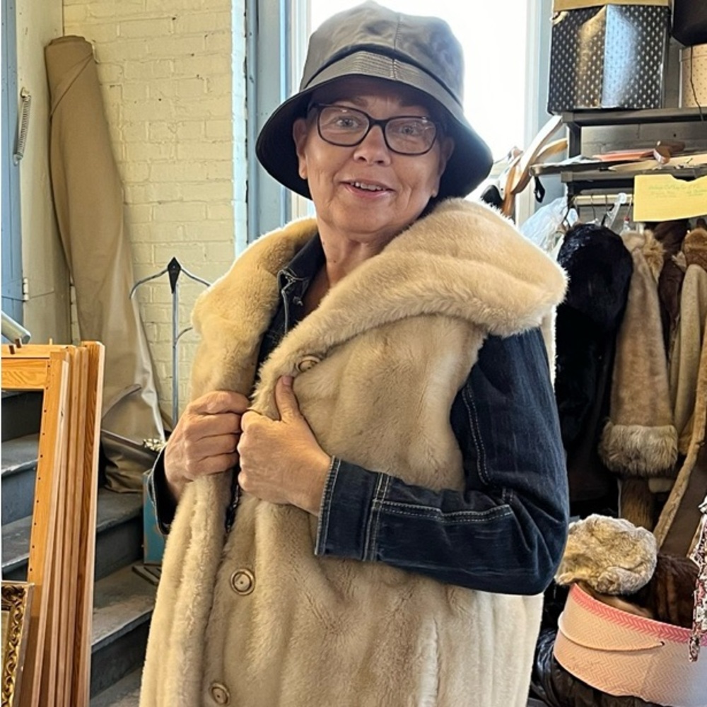 Tissavel of France Cream Faux Fur Vest